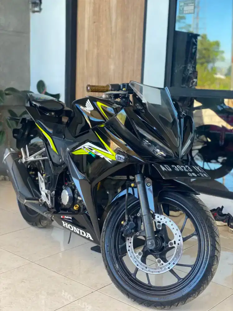 Honda cbr 2016 komplit