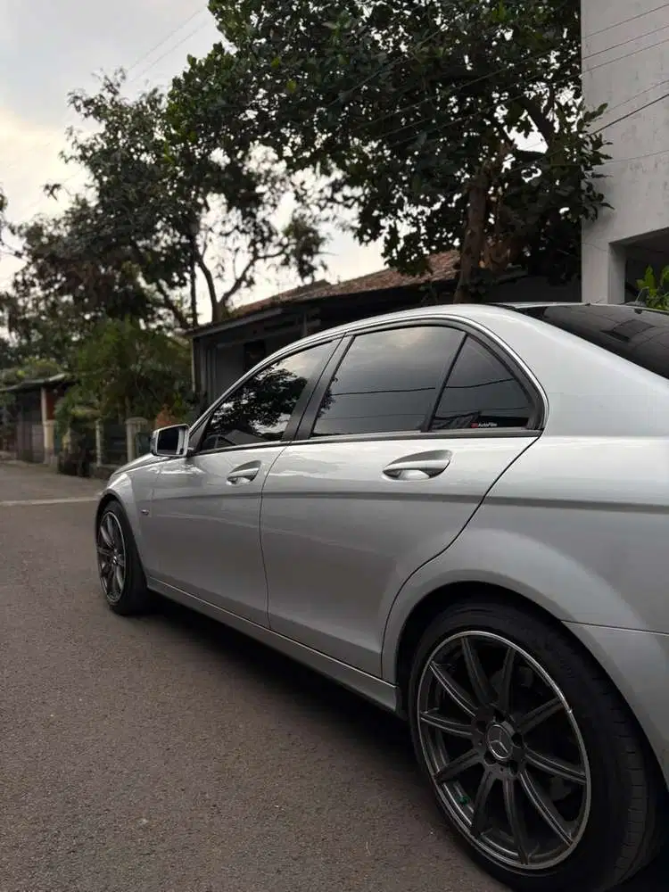 Mercedes-Benz C200 2012 Bensin