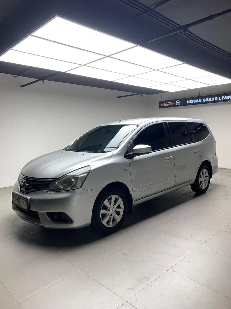 Nissan Grand Livina Xv 1.5 A/T 2013