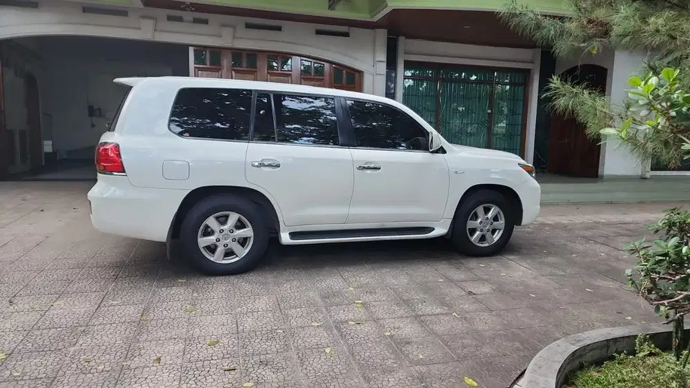 Lexus RX570 putih