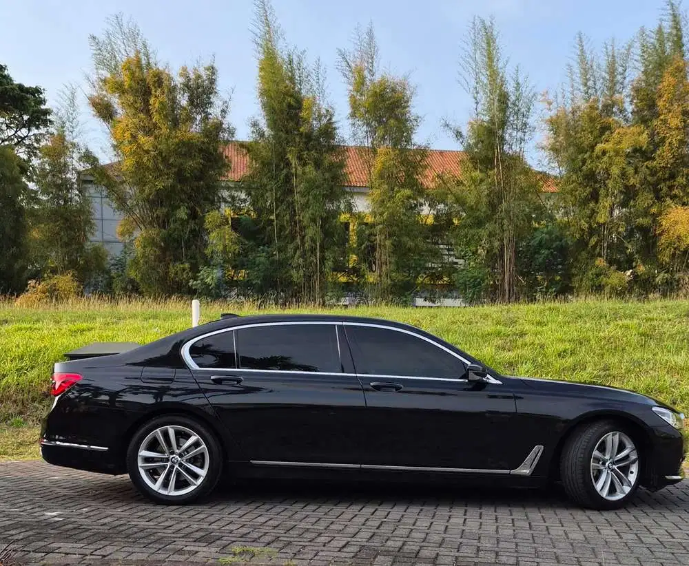 BMW 730Li 2017 Bensin