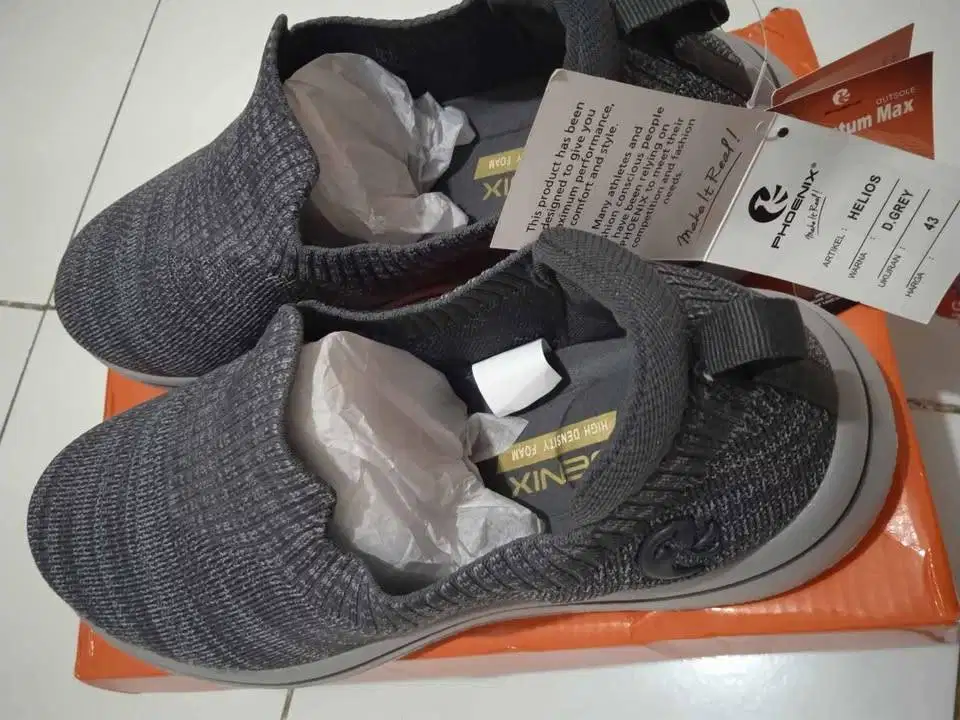 Sepatu phoenix helios ukuran 43