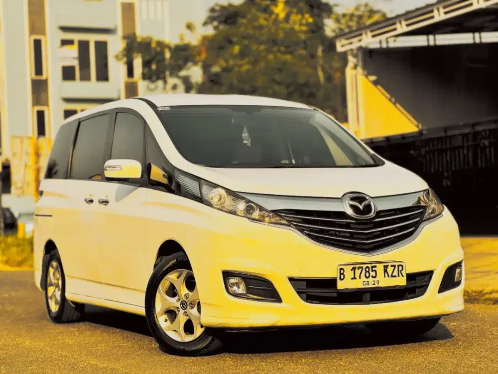 TERMURAH! Mazda Biante 2.0 AT Putih 2014