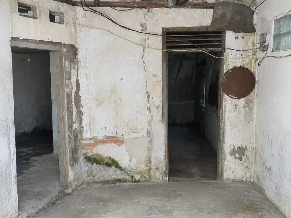 Dijual rumah bahan hitung tanah Semeru - Grogol Petamburan