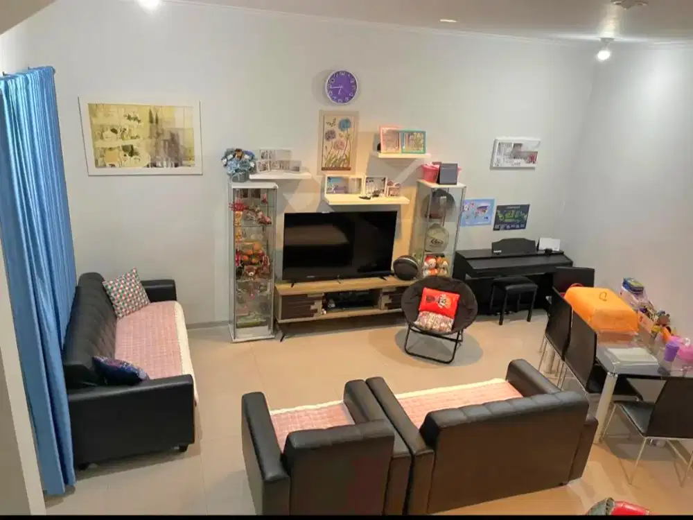 Dijual rumah minimalis cantik 2lt di mainroad komp mekar wangi bandung