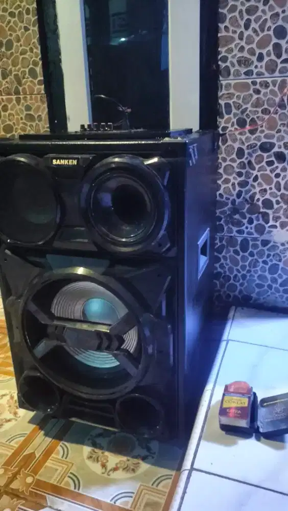 Speaker besar sudah ada roda nya tinggal colok