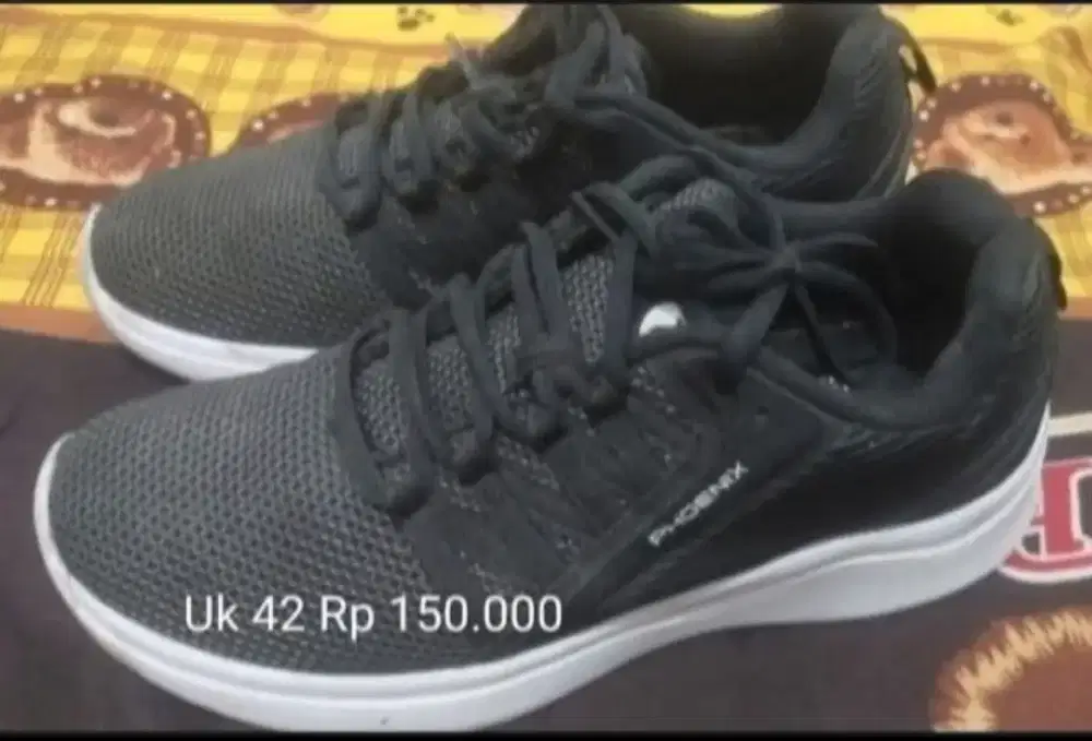Sepatu Phoenix uk 42 hitam