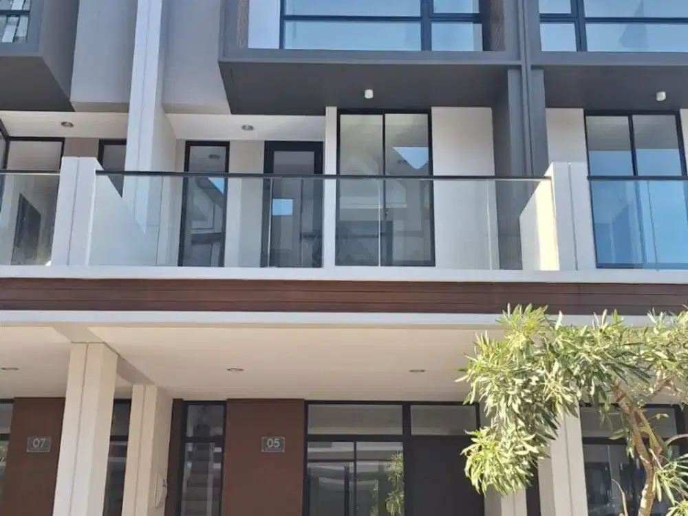 Dijual Rumah Pik 2 Osaka Residences, 3 Lantai, 4,5X10, Sudah Disewakan, Rp 2,05 M Nego