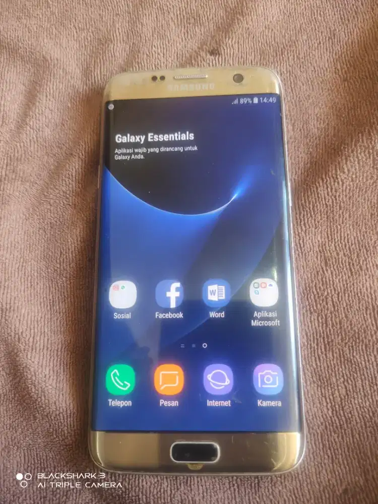Samsung edges7 ram4 mem32 sim2