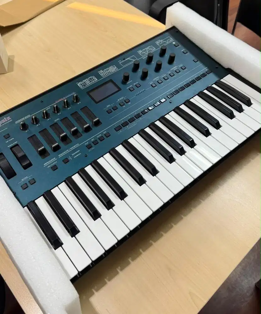 Korg OPSIX Altered FM Synth