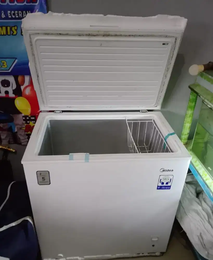 FREEZER MIDEA 200 LITER