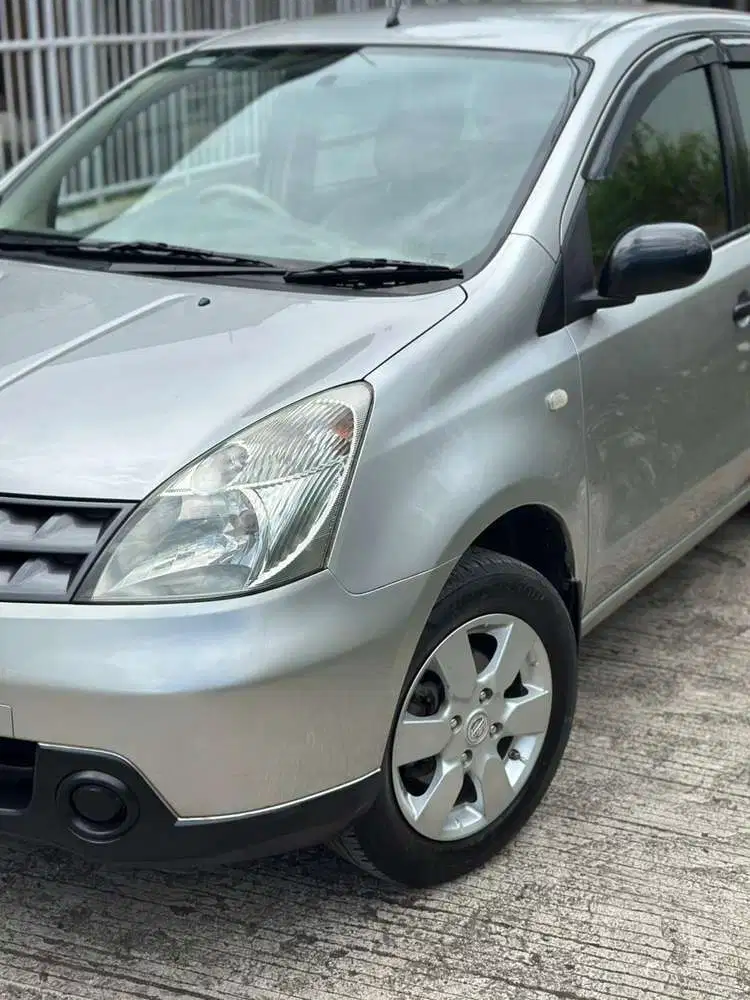 Nissan Grand livina 2011 Bensin