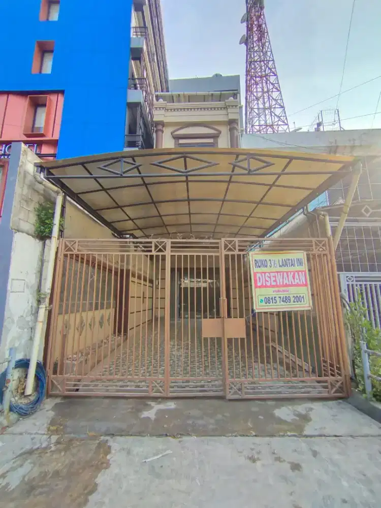 Disewakan Ruko pinggir jalan Saharjo