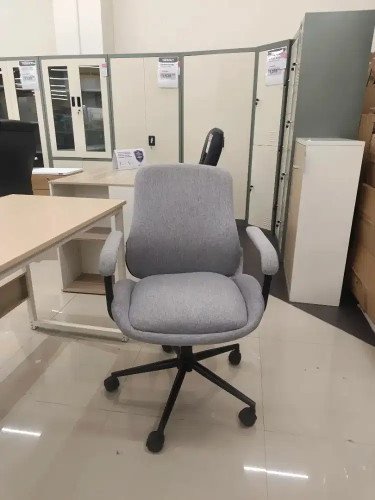 Kursi kantor minimalis