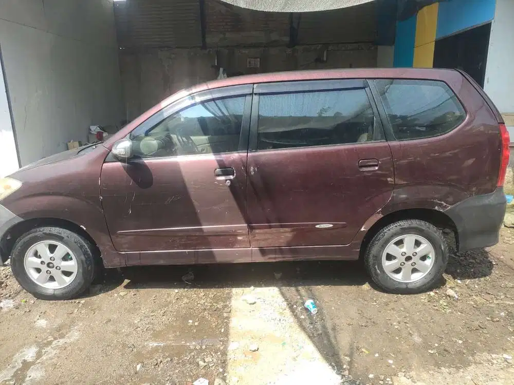 Daihatsu Xenia 2010 Bensin