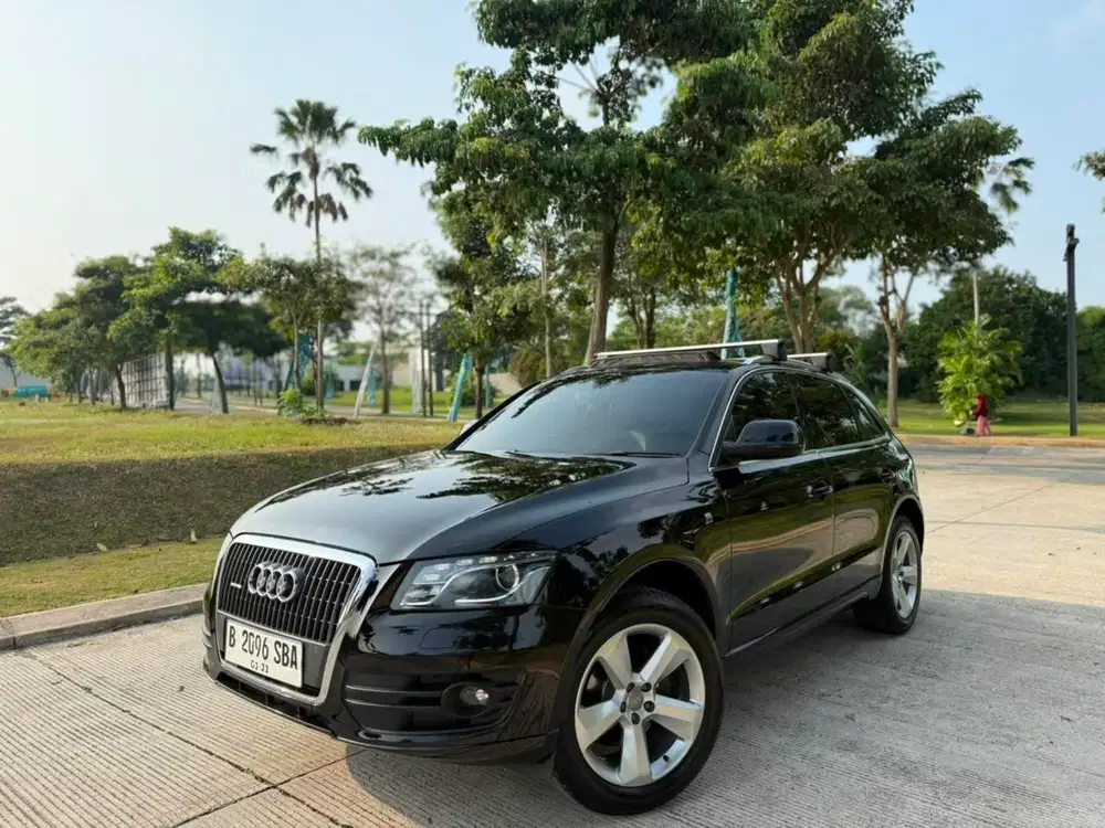 Audi Q5 Quattro 2.0 TFSI AT 2011 Bensin