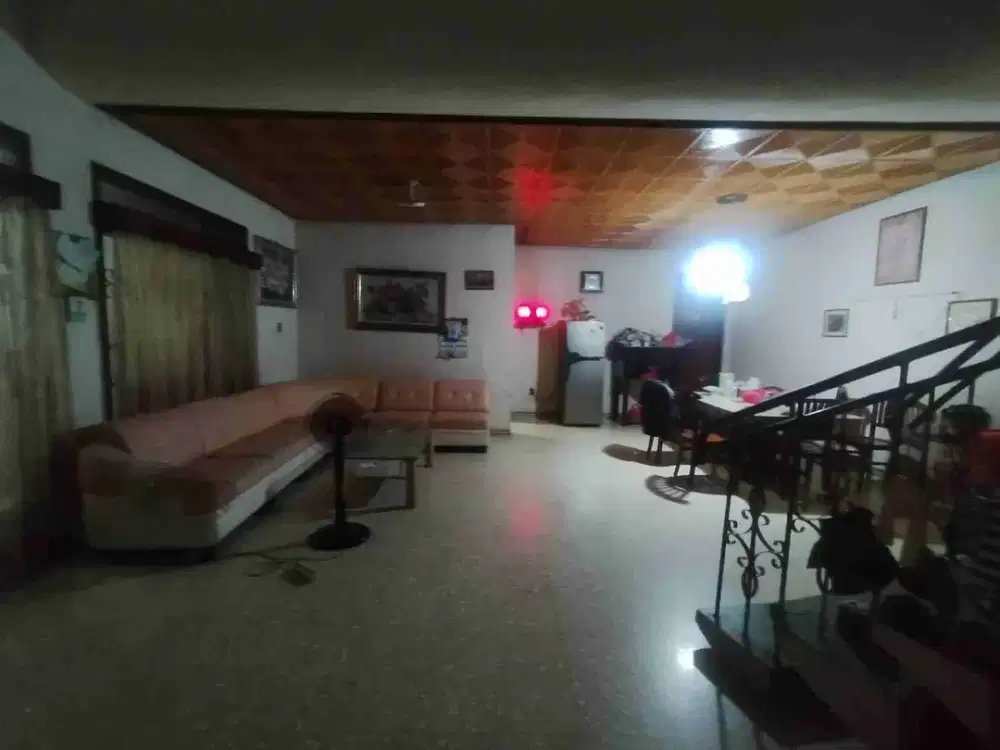 Dijual cepat rumah 1 1/2 lt hadap Utara, jalan 3 mobil