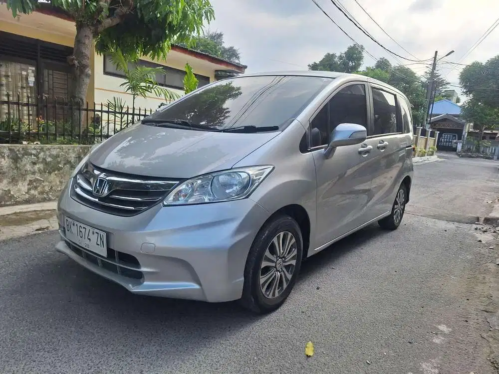 Honda Freed 2012 Bensin barang bagus