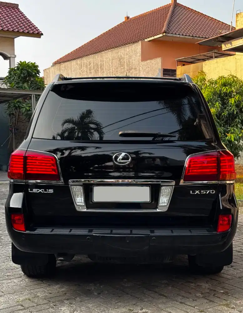 MURAH. LEXUS LX570 2010 Luxury f sport 2009 vx200 vxr