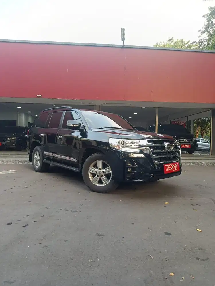 Toyota LC 200 Full Spec AT ATPM 2012 Hitam