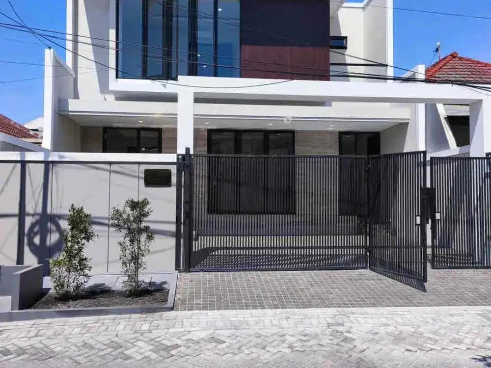Dijual Rumah Baru Mewah di jalan utama Sutorejo Utara,
100 Meter dari jalan raya Mulyosari, row 3 mobil