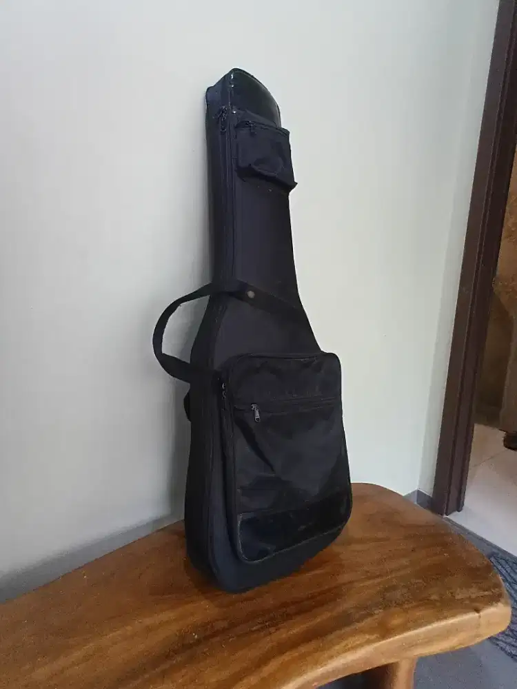 TAS GITAR BLACK BEAUTY