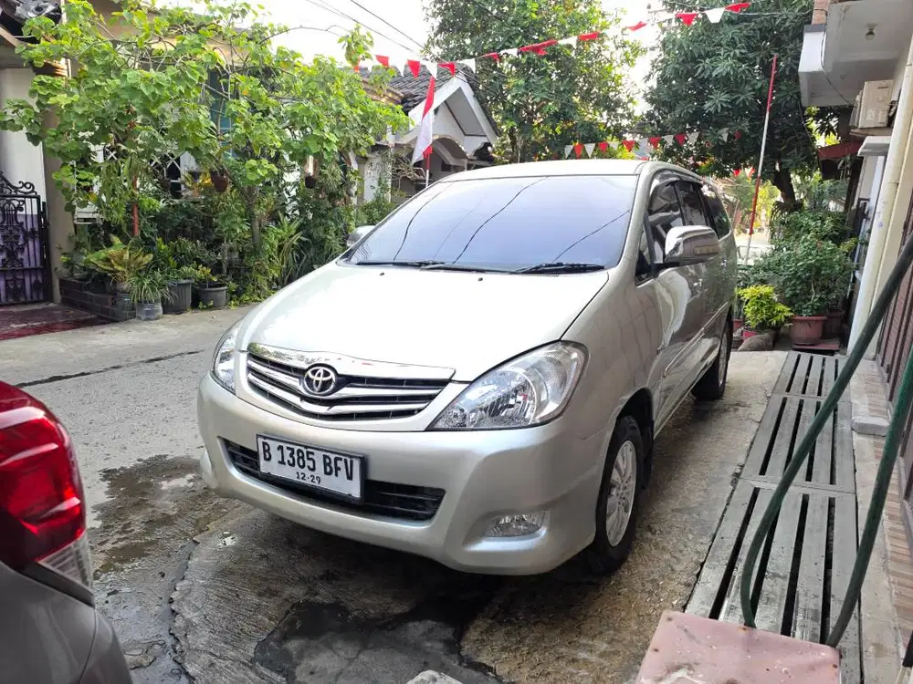 Toyota Kijang Innova Inova V Manual MT Tahun 2009 Silver , 2011