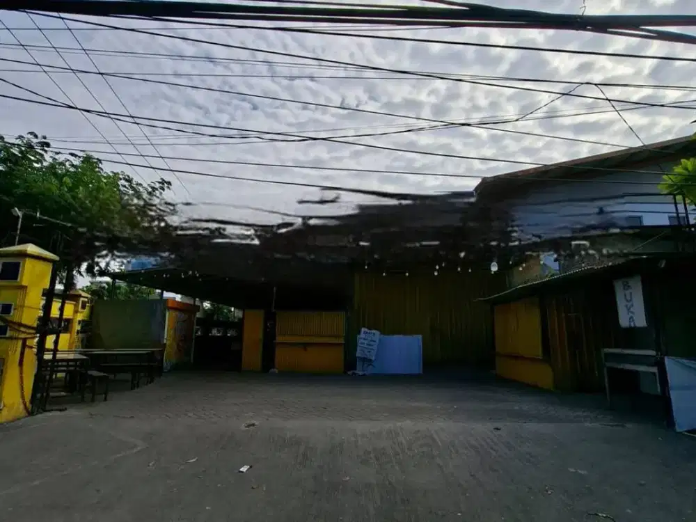 Rumah Usaha Raya Tenggilis , Hadap Selatan Barat - Cocok untuk Cafe, Kantor, Dll