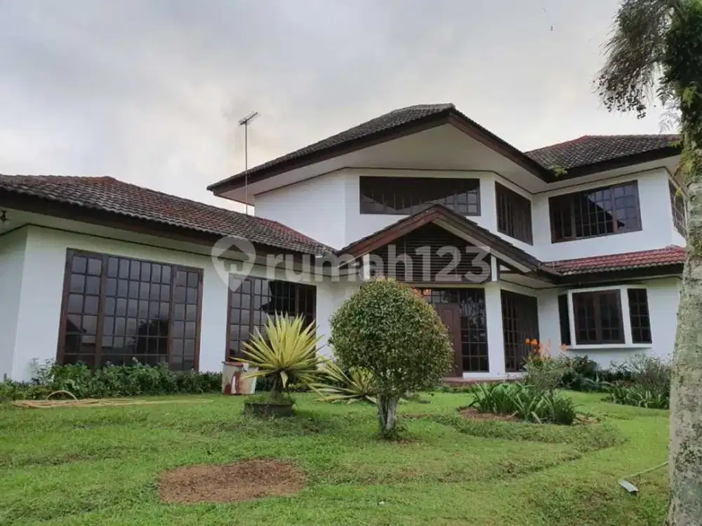 Dijual Villa Rose Garden Cipanas Puncak SHM 2 Lantai Siap Huni