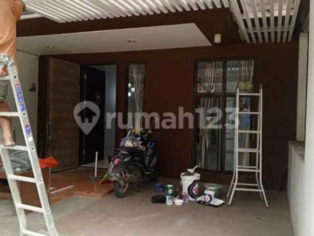 For Sale Rumah 3 Lantai Baru Renovasi di Whelford Greenwich BSD