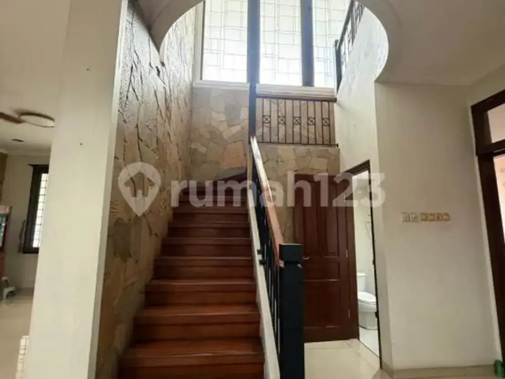 Dijual Rumah Nyaman 2,5 Lantai SHM Siap Huni di Puspitaloka BSD City