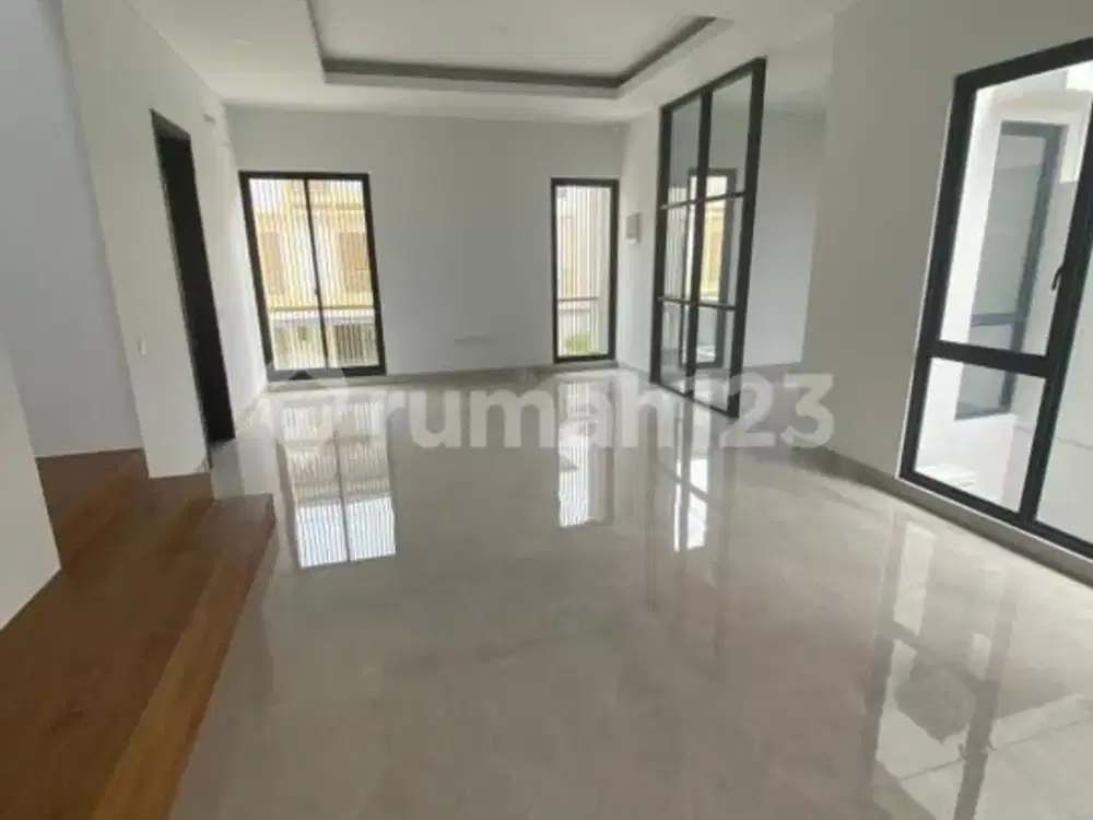 Disewakan Rumah 2 Lantai (4 + 1 Kt) Lokasi Strategis di Eonna - Aerra