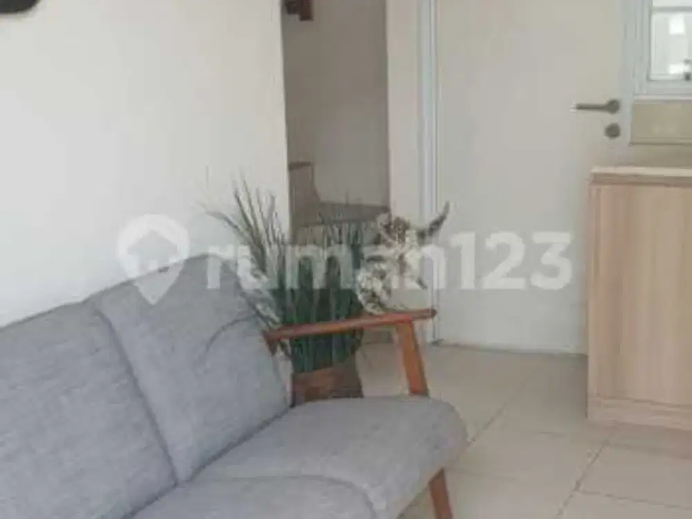 Dijual Kosongan, Rumah Dekat Sportclub 2 Lantai 2 KT Amarillo Gading Serpong