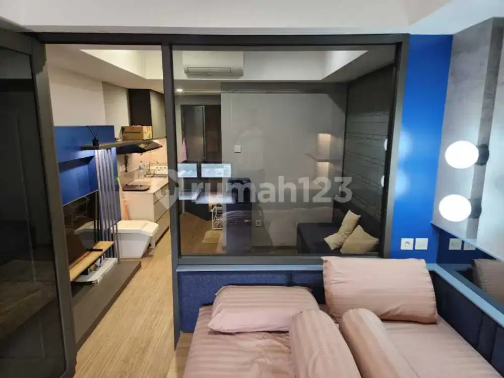 Disewakan Apartemen Collins Boulevard 1 BR Full Furnish