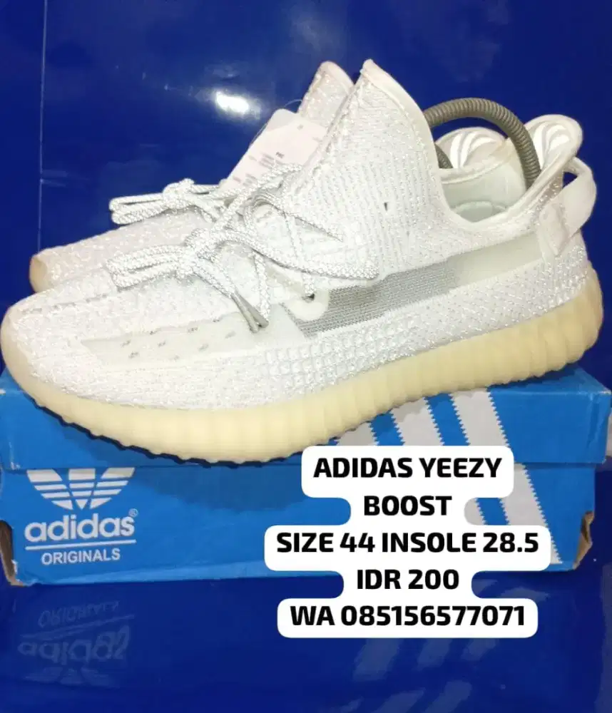 ADIDAS YEEZY BOOST