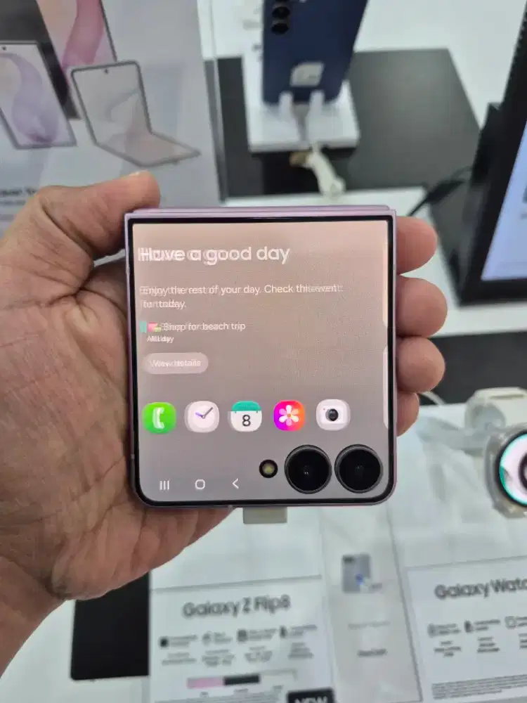 Samsung Galaxy Flip 8New