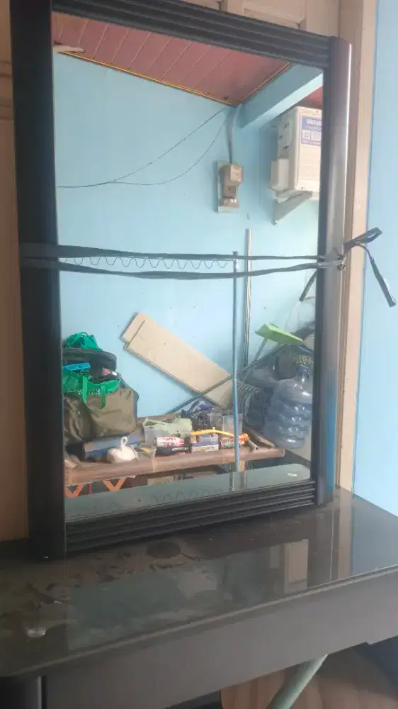 Kaca cermin komplit meja dan kabin
