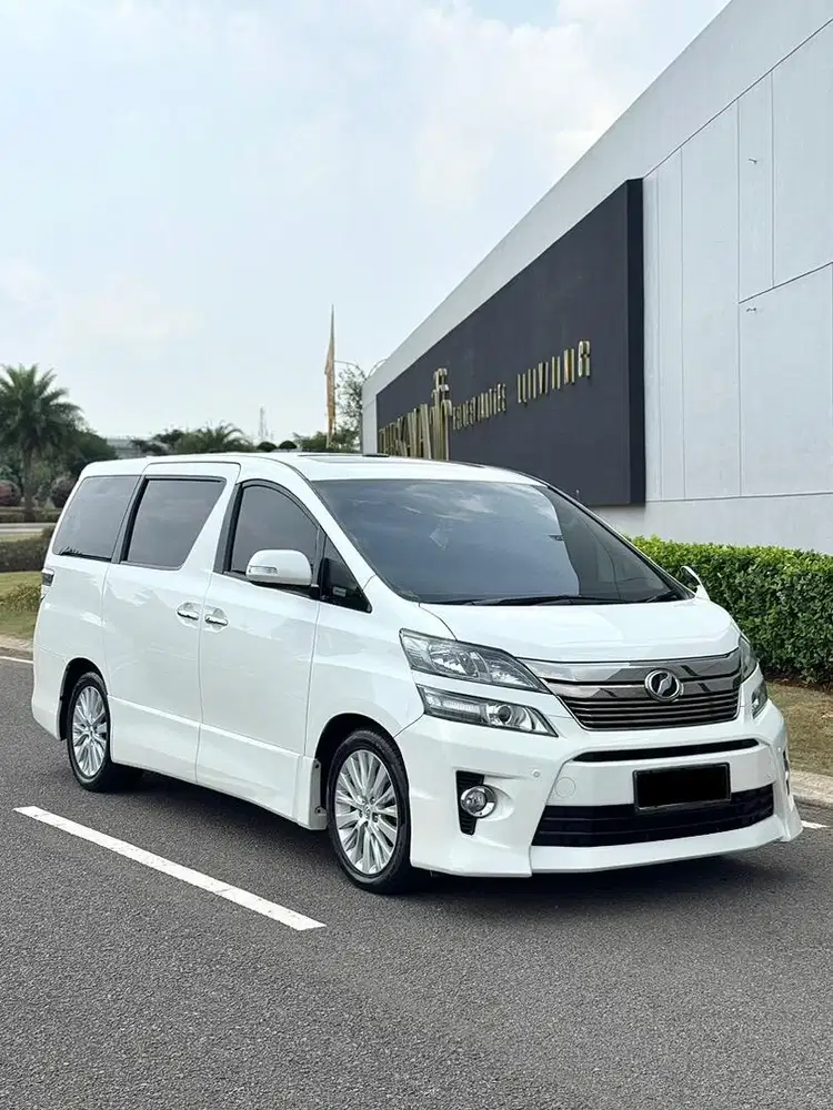 KM LOW! Toyota Vellfire ZG CBU A/T 2013