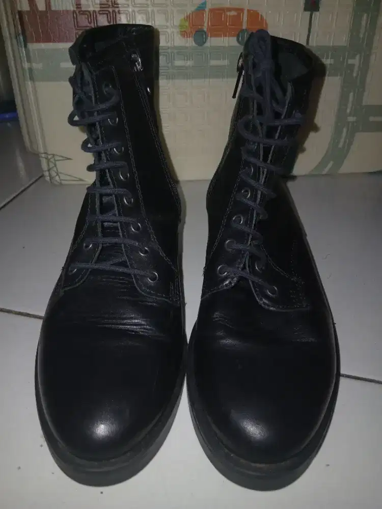 Sepatu bot kulit hitam Everbest Original
Made in Italy