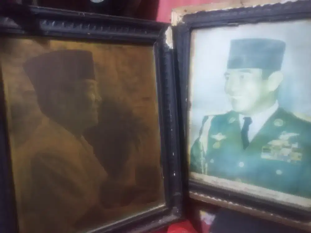 DiLelang/DiJual, Foto/Poster Ir Soekarno