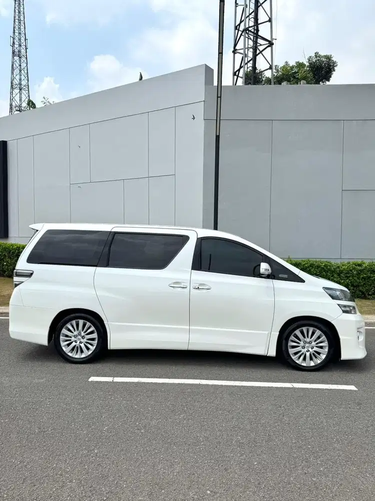 KM LOW ISTIMEWA! Toyota Vellfire ZG CBU A/T 2013