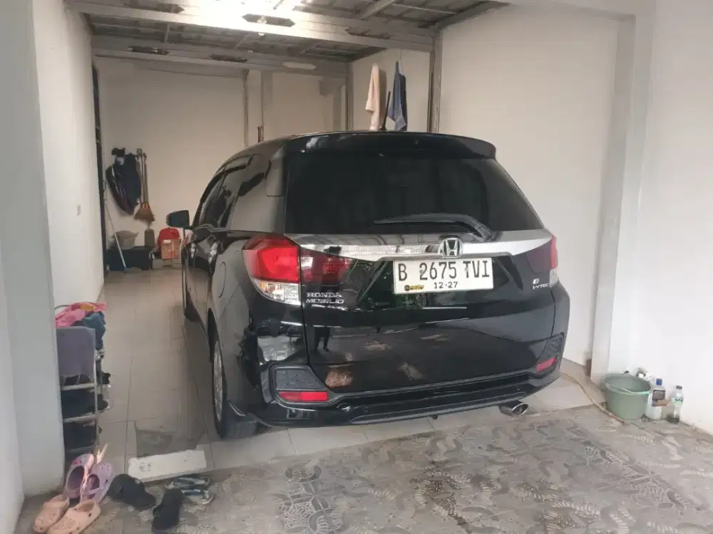 Mobilio E 2016 hitam