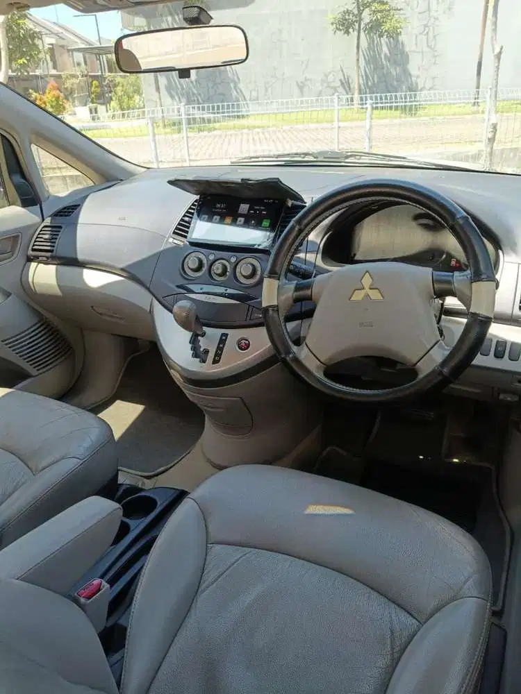 Mitsubishi Grandis 2005 Bensin