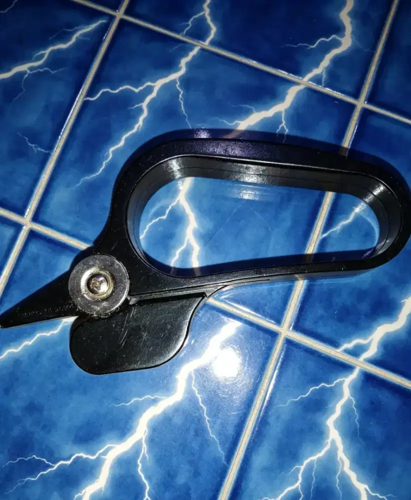 Dijual alat pemotong tikar