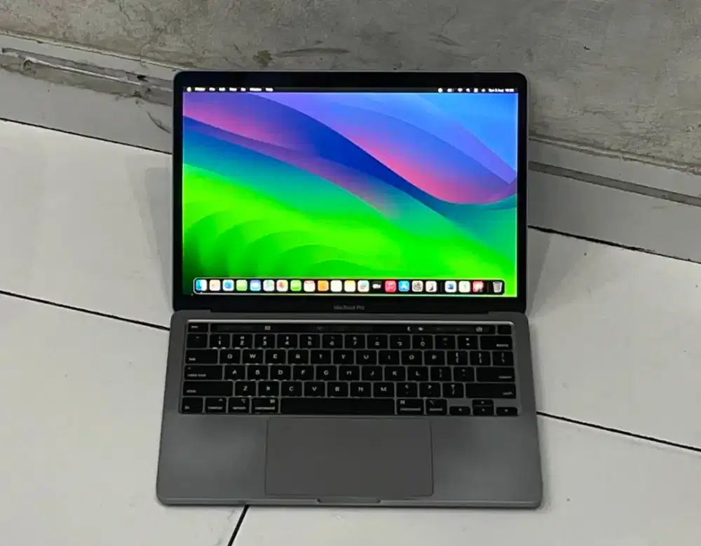 MacBook Pro Touchbar i5 13,3 inch RAM 8/ SSD 512 GB