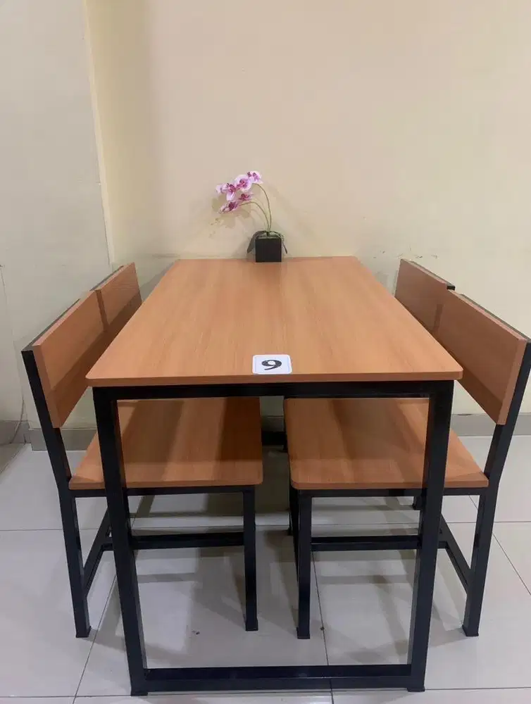 Meja Makan + Kursi ex resto
