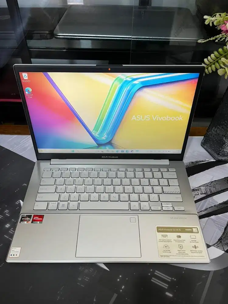 Asus Go 14 E1404FA Ryzen 3 7320u ssd512gb