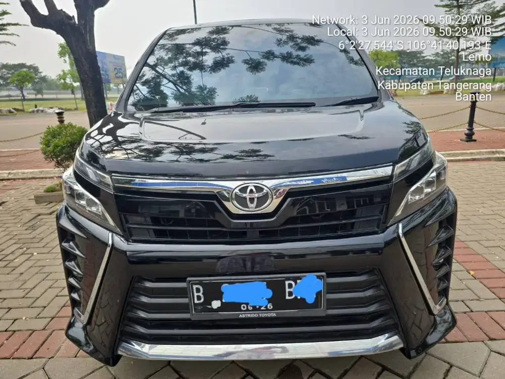 Toyota Voxy 2021 automatic