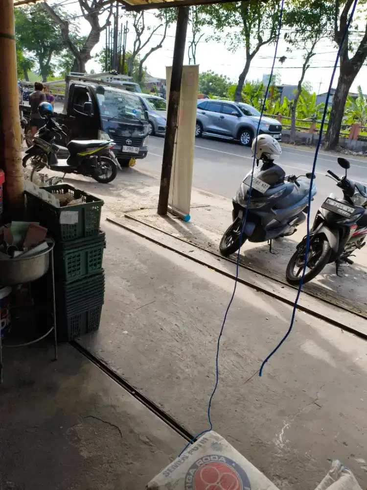 Cari Supir Serabutan Toko Bangunan
