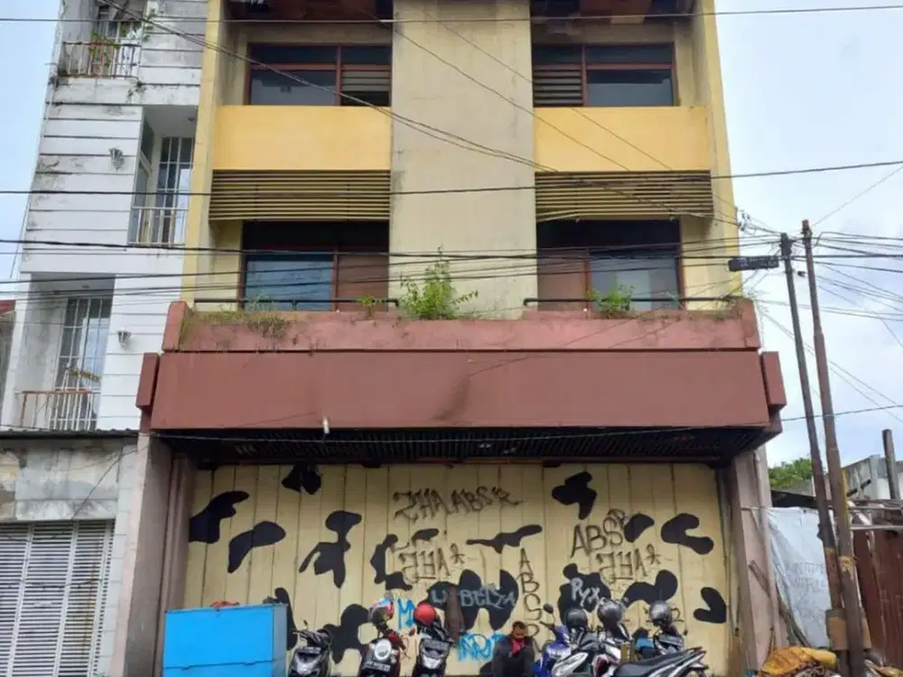 Ruang Usaha Strategis Lokasi Berada Di Kawasan Malioboro Yogyakarta